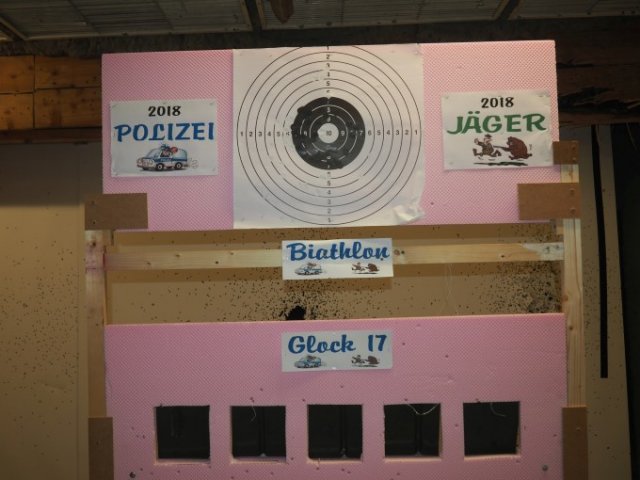 Polizei vs. Jäger